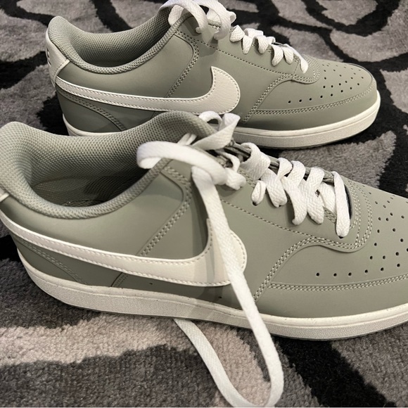 Men\'s Nike Court vision low Sneakers Gray with White Accents
